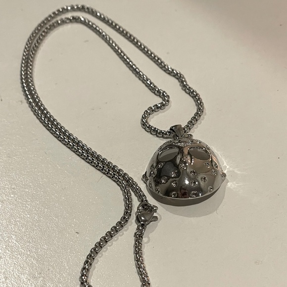 ‼️$7‼️ Horror Themed Jason Mask Pendant Necklace - Stainless Steel Halloween - Picture 6 of 9